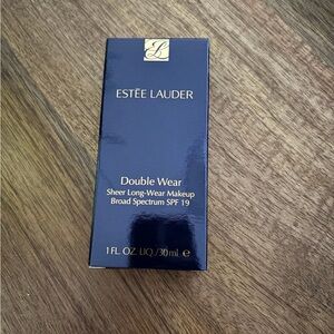 Estée Lauder Double Wear Foundation